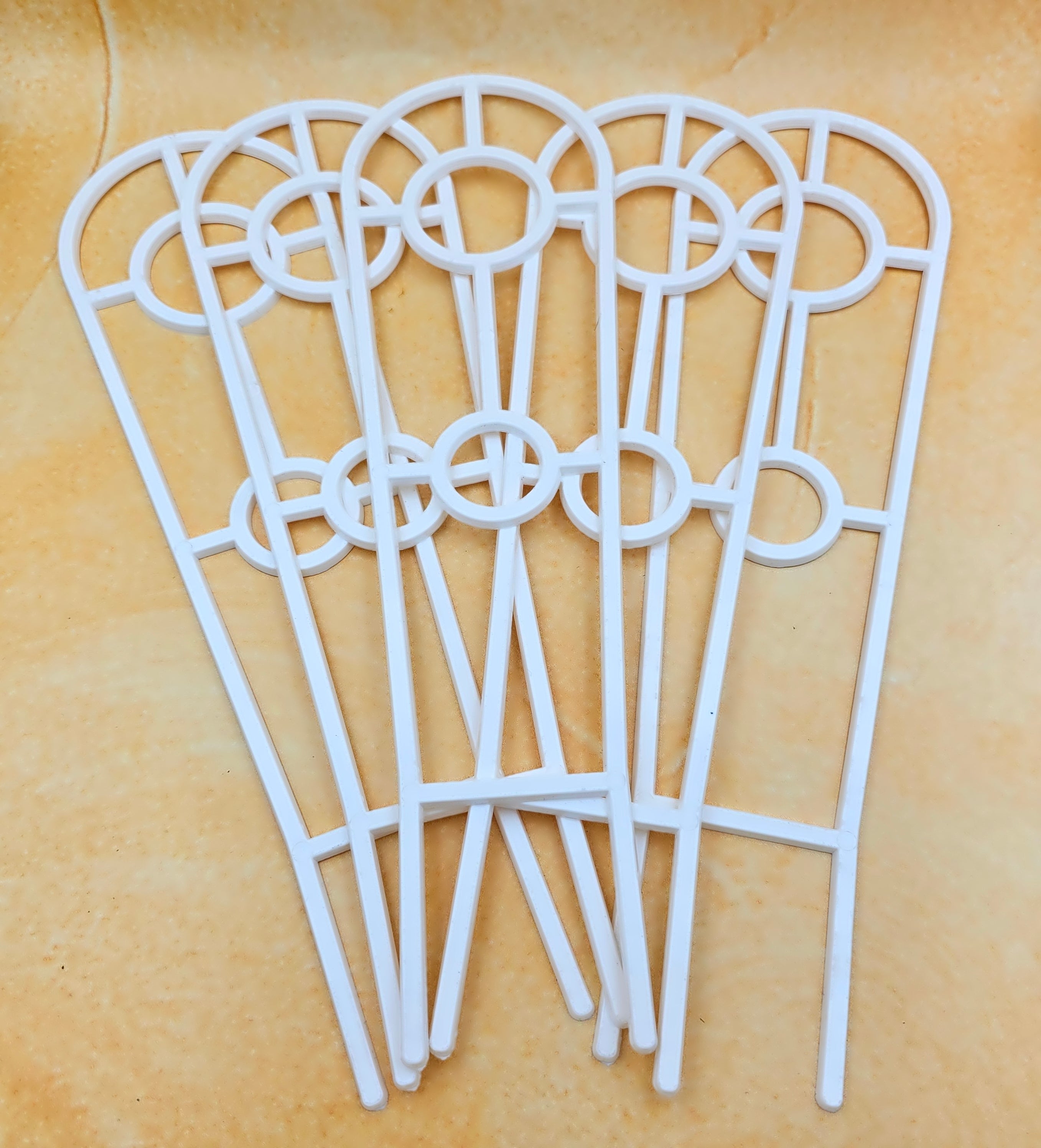 30cm Plastic Ladder - Plant Trellis Round Top